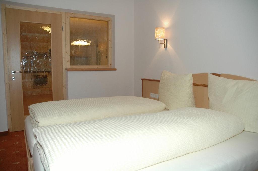 Appartementhaus Zum Zegger Neustift im Stubaital Room photo